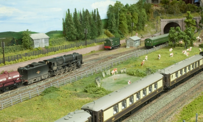 The 9F nears the tunnel